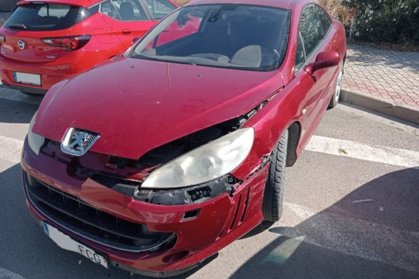 Compra y venta de coches rotos.