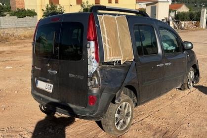 Compra y venta de coches rotos.