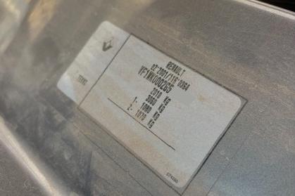 Compra y venta de coches rotos.