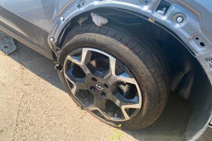 Compra y venta de coches rotos.