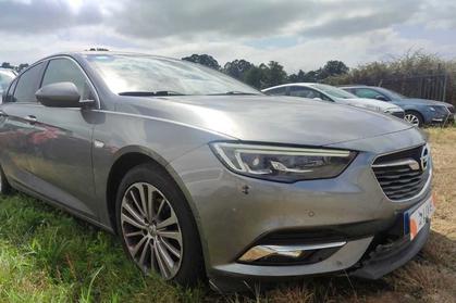 Compra y venta de coches rotos.