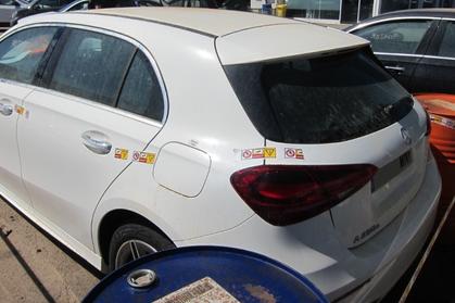 Compra y venta de coches rotos.