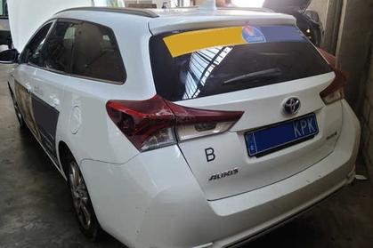 Compra y venta de coches rotos.