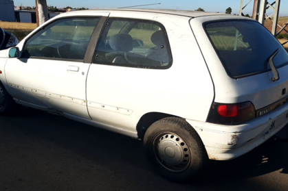Compra y venta de coches rotos.
