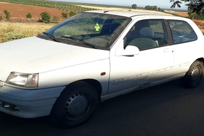 Compra y venta de coches rotos.