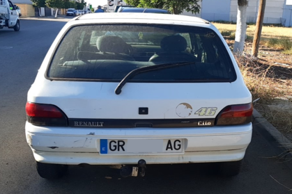 Compra y venta de coches rotos.
