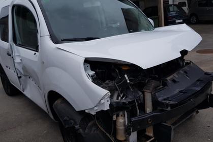 Compra y venta de coches rotos.