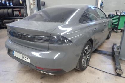 Compra y venta de coches rotos.