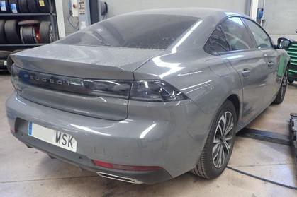 Compra y venta de coches rotos.