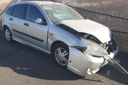 Compra y venta de coches rotos.