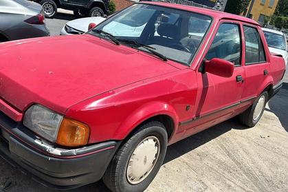 Compra y venta de coches rotos.