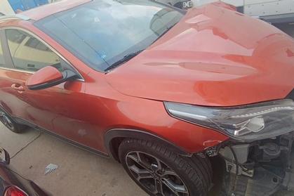 Compra y venta de coches rotos.