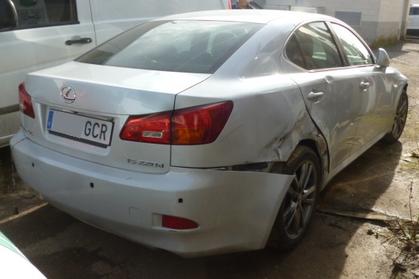 Compra y venta de coches rotos.