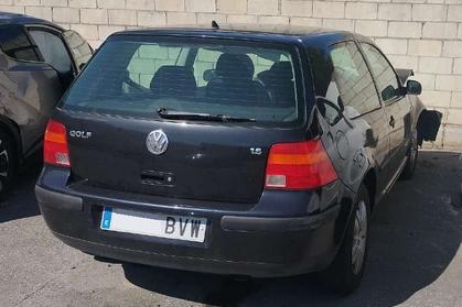 Compra y venta de coches rotos.