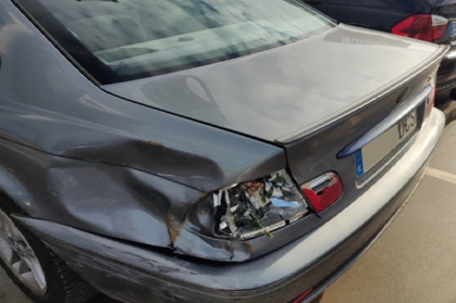 Compra y venta de coches rotos.