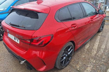 Compra y venta de coches rotos.