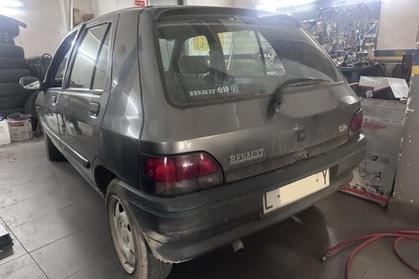 Compra y venta de coches rotos.