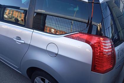 Compra y venta de coches rotos.