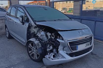 Compra y venta de coches rotos.