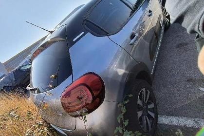 Compra y venta de coches rotos.