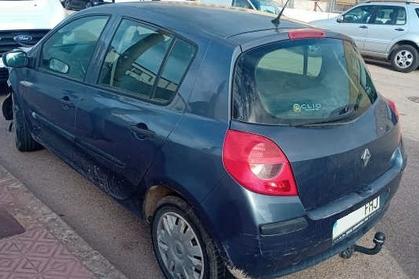 Compra y venta de coches rotos.