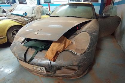 Compra y venta de coches rotos.