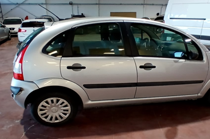 Compra y venta de coches rotos.