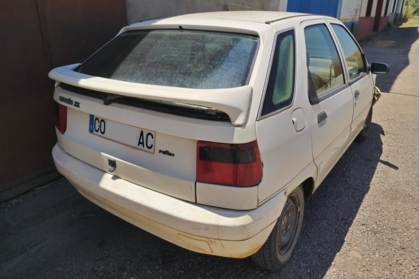 Compra y venta de coches rotos.