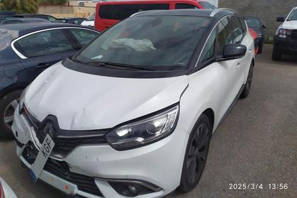 Compra y venta de coches rotos.