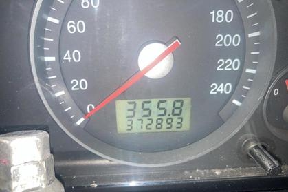 Compra y venta de coches rotos.