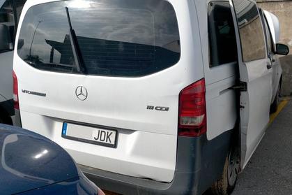 Compra y venta de coches rotos.