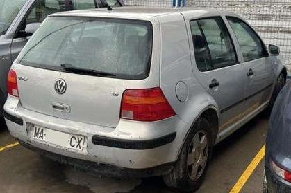 Compra y venta de coches rotos.