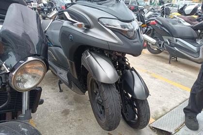Compra y venta de coches rotos.