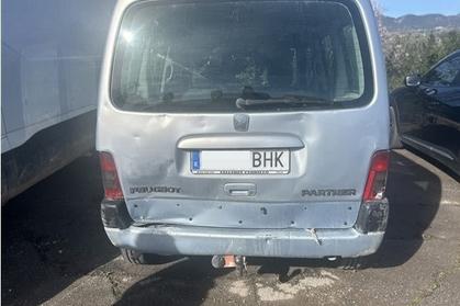 Compra y venta de coches rotos.