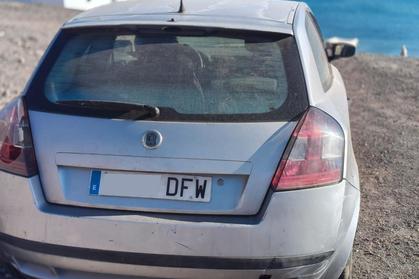 Compra y venta de coches rotos.