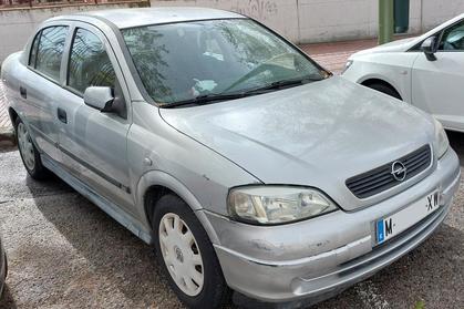 Compra y venta de coches rotos.