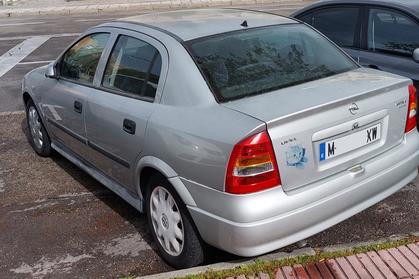 Compra y venta de coches rotos.