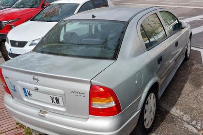 Compra y venta de coches rotos.