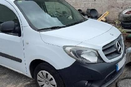Compra y venta de coches rotos.