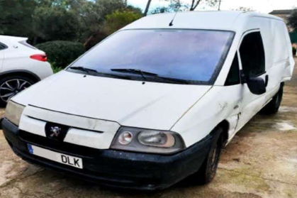 Compra y venta de coches rotos.