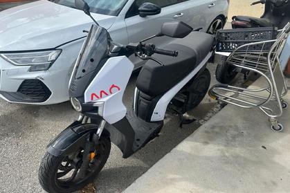 Compra y venta de coches rotos.