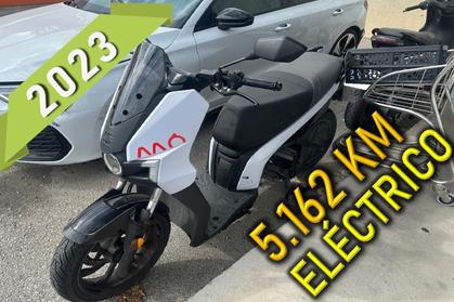 Compra y venta de coches rotos.