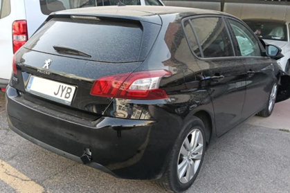 Compra y venta de coches rotos.