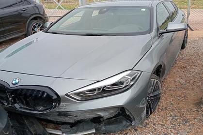 Compra y venta de coches rotos.