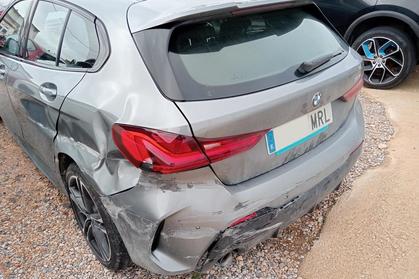Compra y venta de coches rotos.