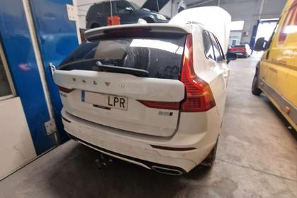 Compra y venta de coches rotos.