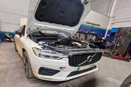Compra y venta de coches rotos.