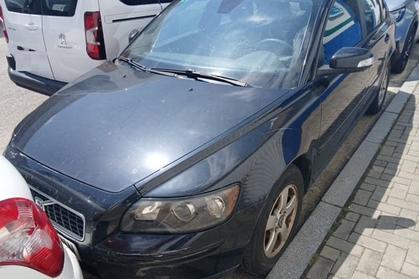 Compra y venta de coches rotos.