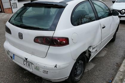 Compra y venta de coches rotos.
