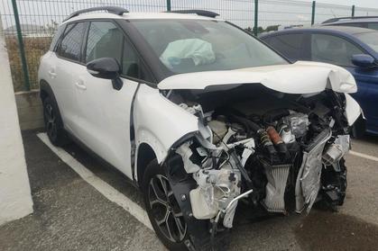 Compra y venta de coches rotos.